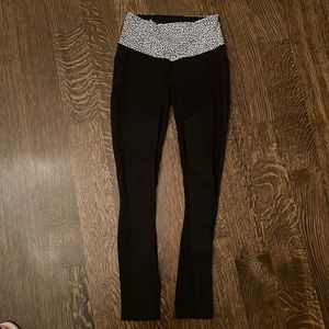 Lululemon leggings size 6 with pockets